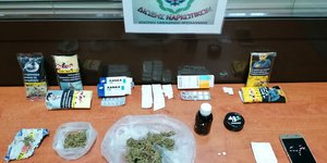 Σύλληψη αλλοδαπής για ναρκωτικά και καπνικά προϊόντα στη Θεσσαλονίκη