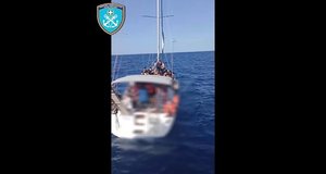 Επιχείρηση έρευνας και διάσωσης 74 ατόμων στην Αστυπάλαια και σύλληψη των 2 διακινητών (22.09.23)