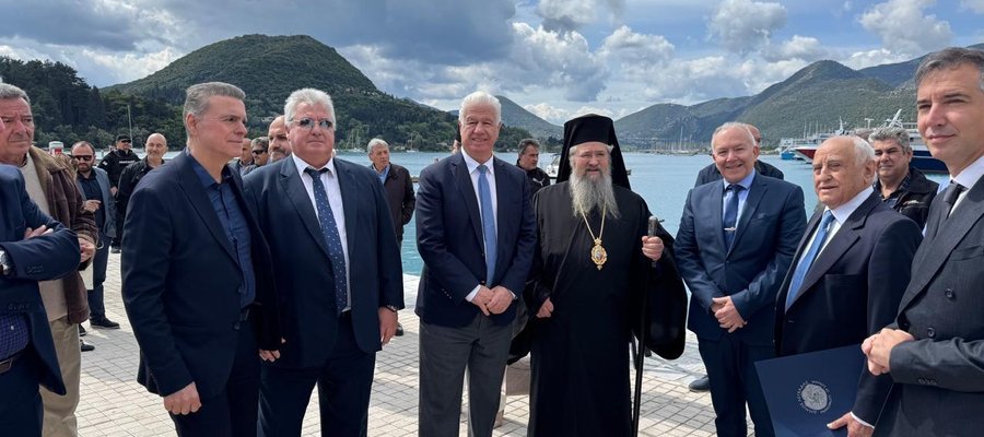ΒΑΣΙΚΗ ΦΩΤΟ