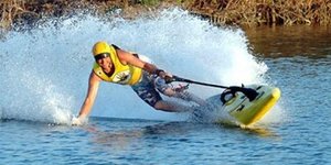 Κίνηση και κυκλοφορία θαλάσσιου μέσου αναψυχής τύπου POWER SURF XS