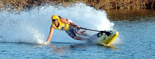 Κίνηση και κυκλοφορία θαλάσσιου μέσου αναψυχής τύπου POWER SURF XS