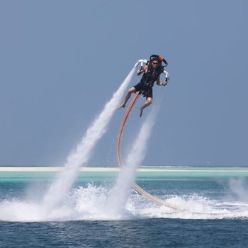 Καθορισμός όρων - προϋποθέσεων εκμίσθωσης εξοπλισμού θαλασσίων μοτοποδηλάτων για υδροπροωθούμενη ανύψωση με την εμπορική ονομασία x - jetpacks