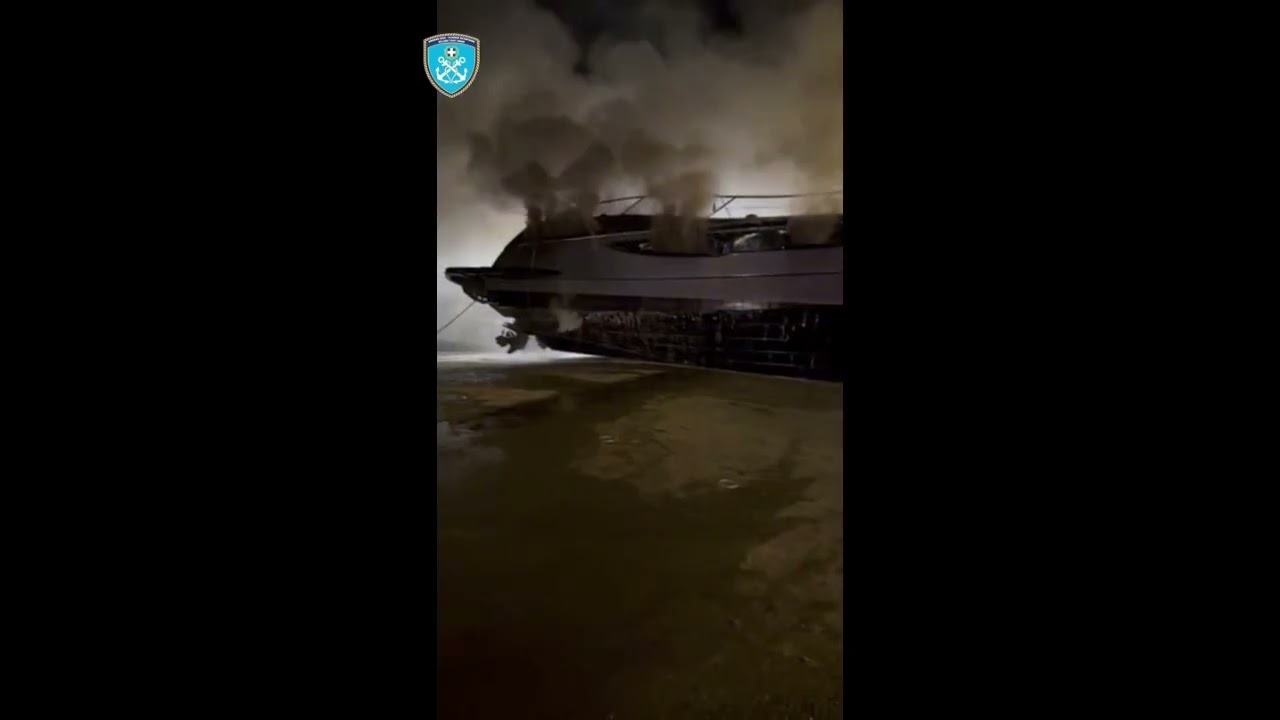 Εκδήλωση πυρκαγιάς σε Θ/Γ σκάφος στην Αγία Γαλήνη