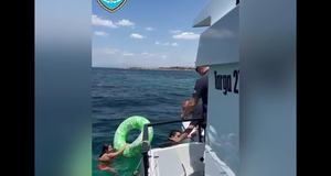 Παροχή συνδρομής σε κολυμβήτρια στη θαλάσσια περιοχή Καβουρίου Αττικής